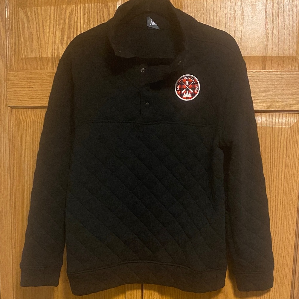 Land of 10,000 Lakes ‘Sota Black Quilted Pullover with Logo Patch
